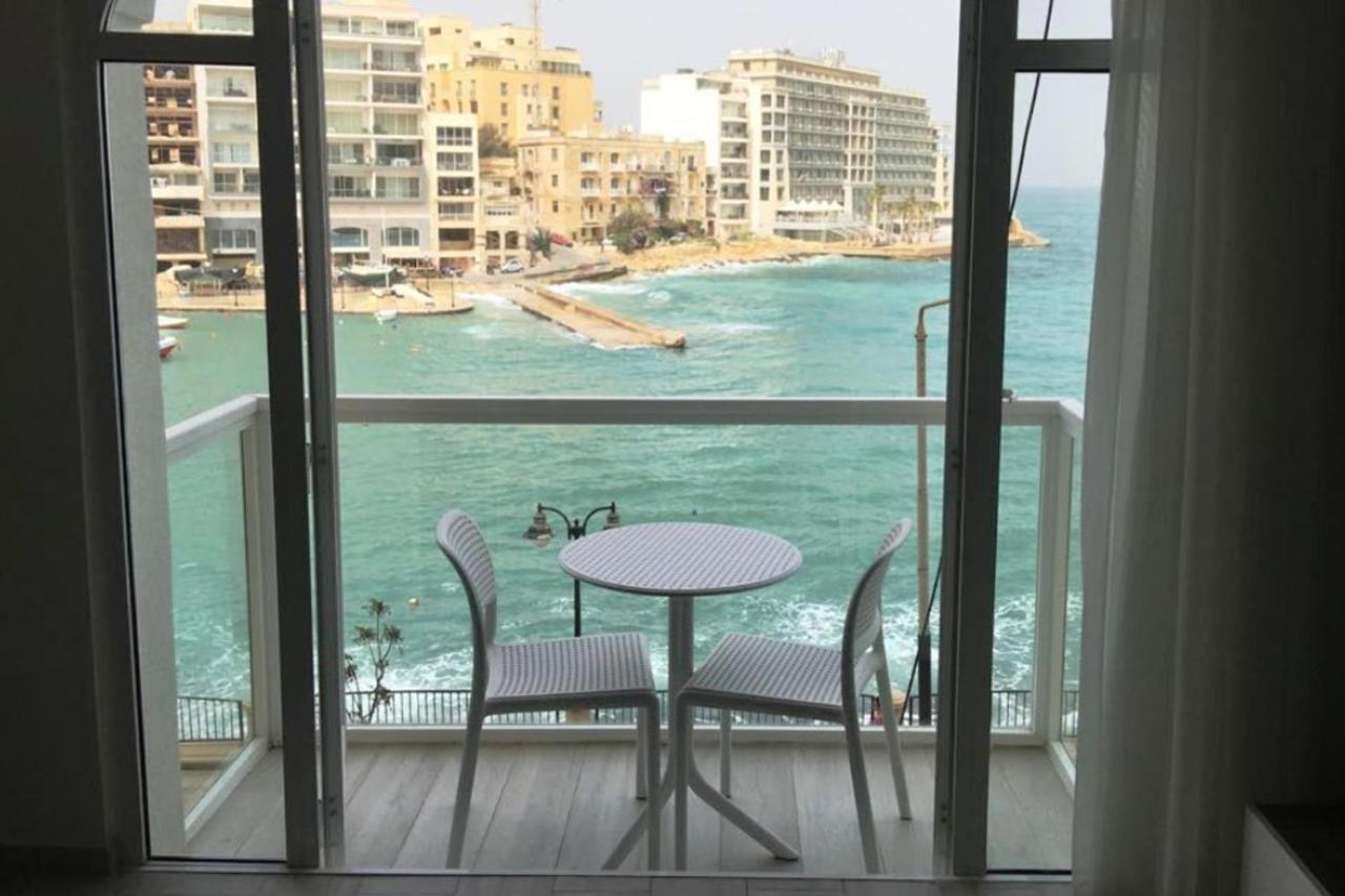 Seafront Designer Bliss in Central St Julian's - Ferienwohnung St. Julian's