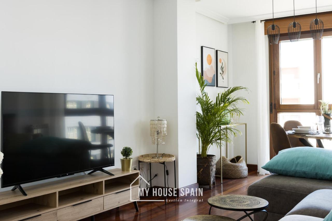 MyHouseSpain - Playa de poniente, con vistas al mar y parking gratuito - B&B Gijón