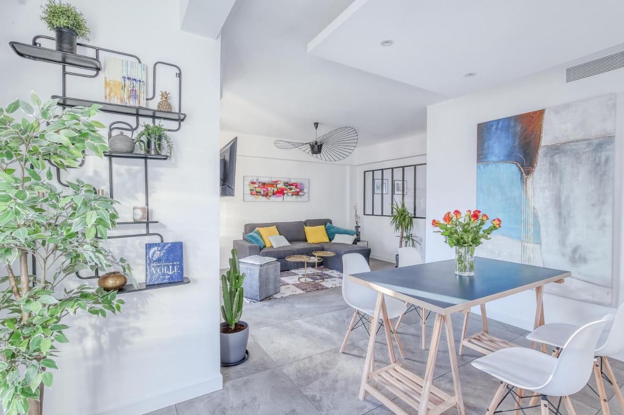 Centre-ville – Appartement (A/C) 6 personnes – 5 minutes plages et gare by Weekome - Chambres d'hôtes Antibes