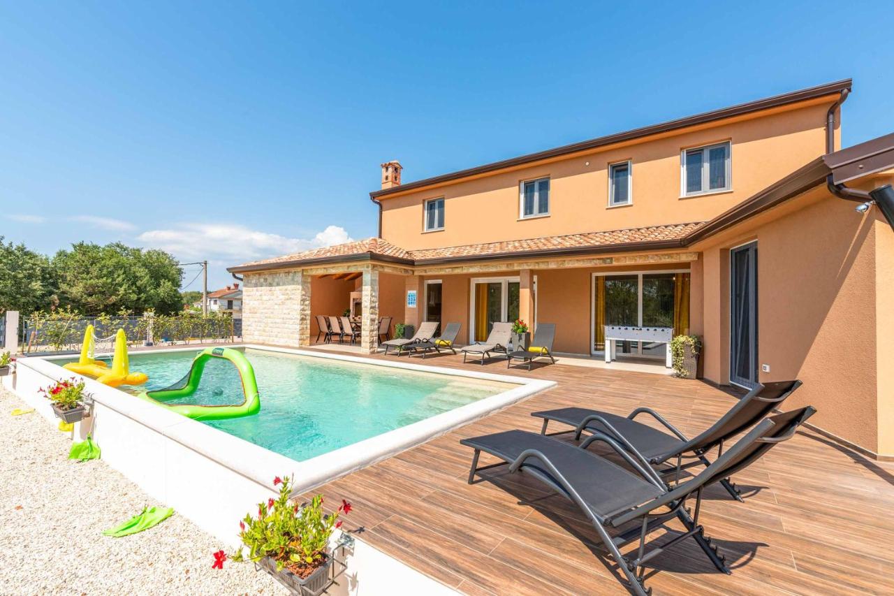 Villa Starlight Gaze - Bed and Breakfast Modrušani