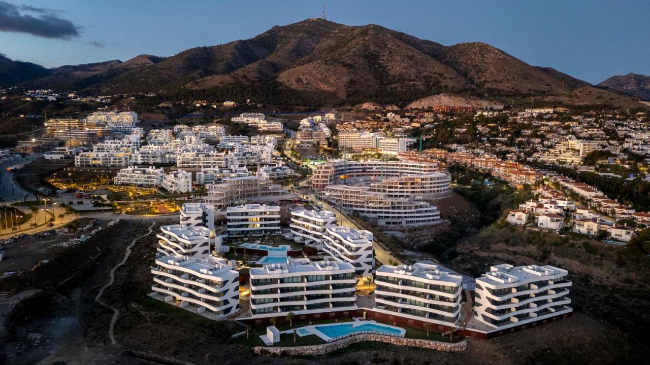 The Poolside Garden, Terrace with garden and Pool views, Higueron West, Fuengirola - B&B Fuengirola