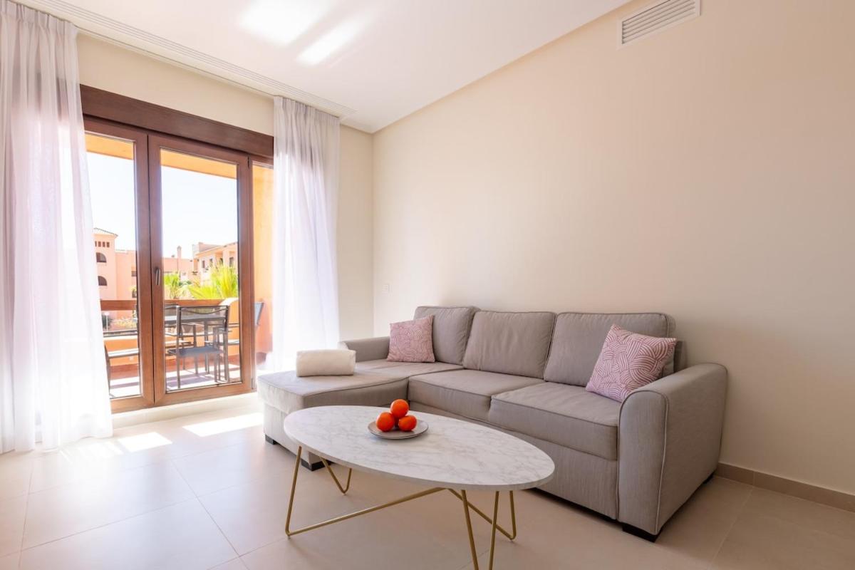 Serene Escape Near the Sea - Pool &Private Parking - Ferienwohnung Los Alcázares