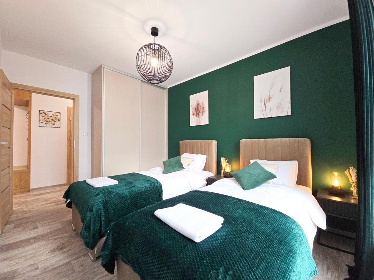 Two-Bedroom Deluxe Apartment with Balcony