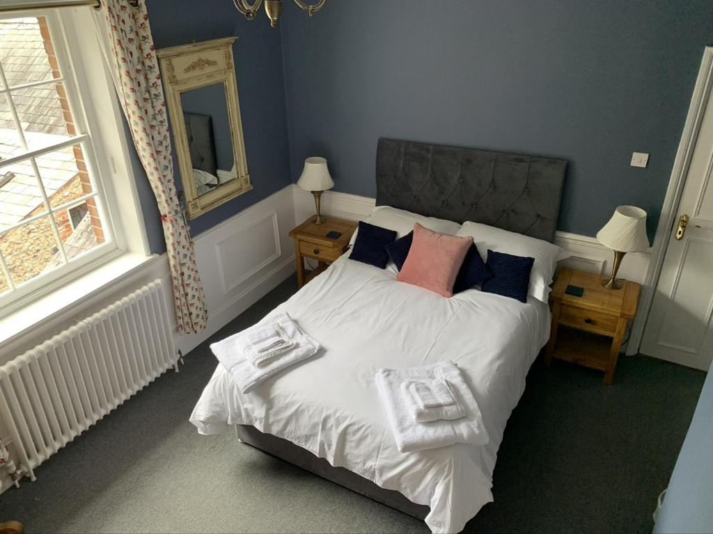 The Star and Garter - B&B East Dean