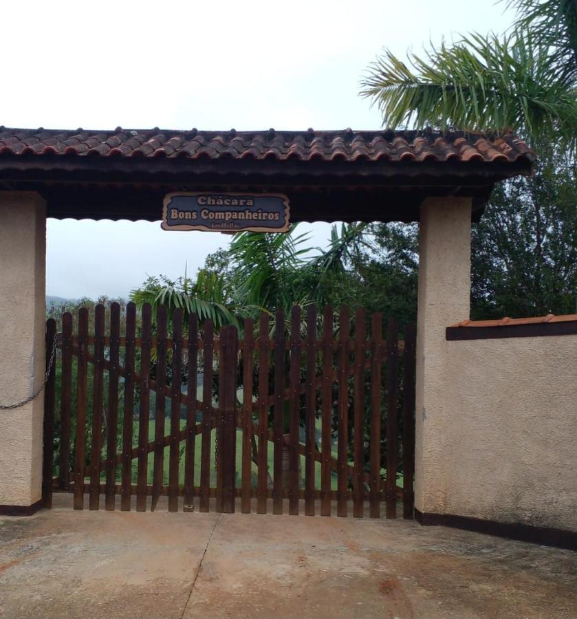 Chácara Bons Companheiros - Bed and Breakfast