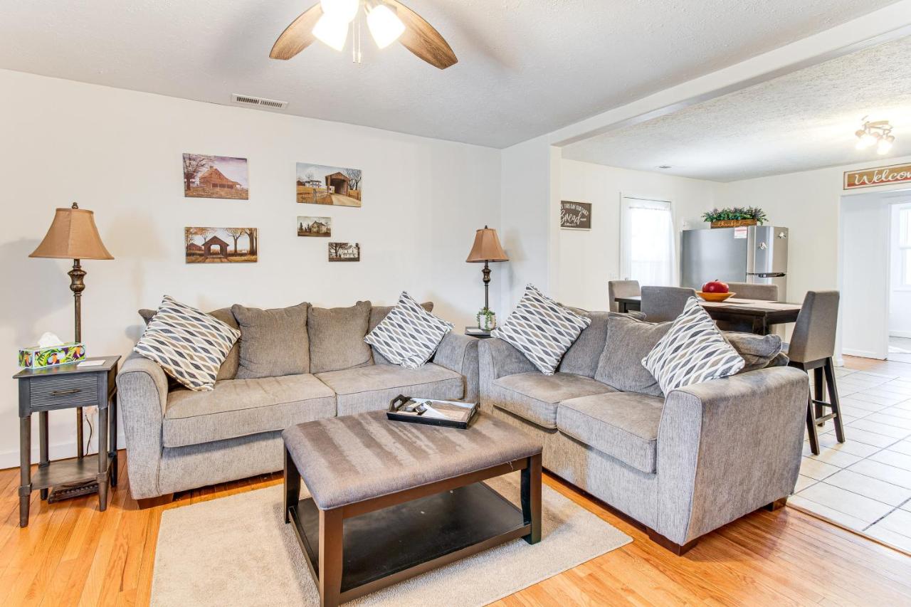 Pet-Friendly Home with Fenced Yard Cozy in Casey - B&B Casey