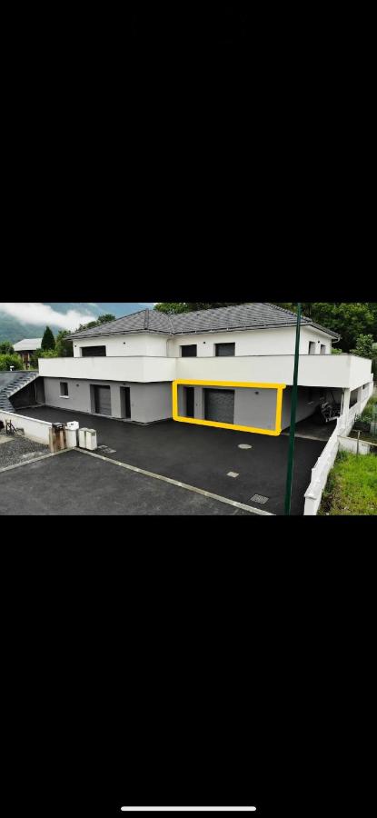 Appartement Le Cosy Proche Station Ski - Piscine - Bed and Breakfast