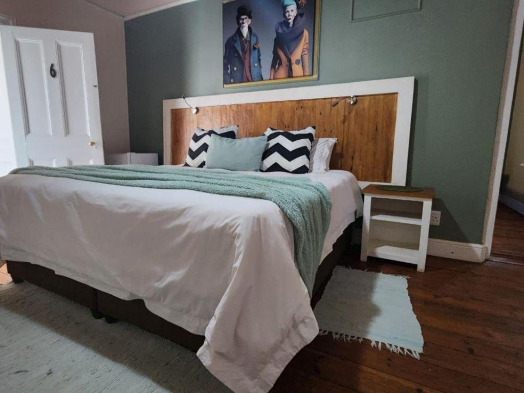 Comfort Queen Room