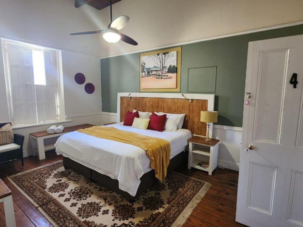 Standard Queen Room