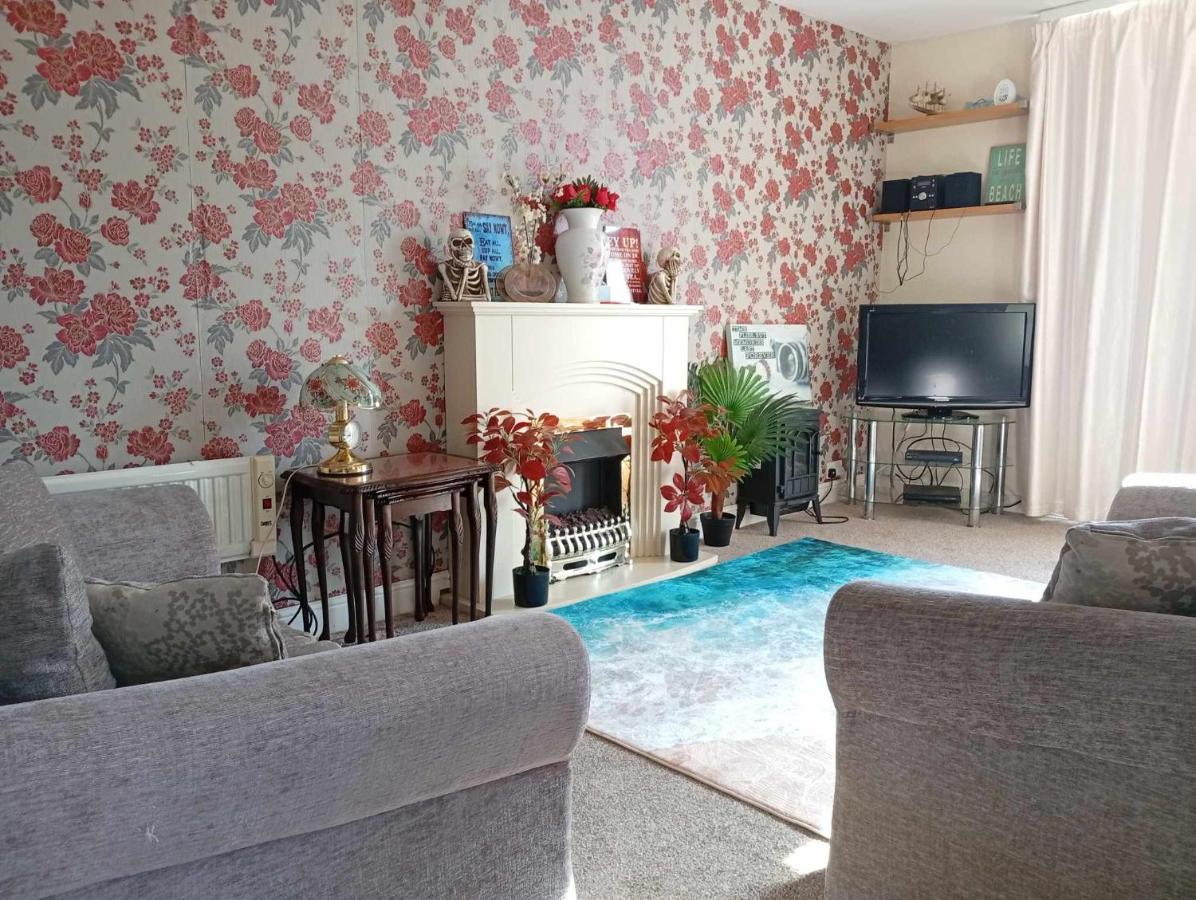 yeolde country View seashak Cottage NOV SPECIALS FREE electric LOW PRICES ENJOY BRING YOUR DOG - Bed and Breakfast Bridlington