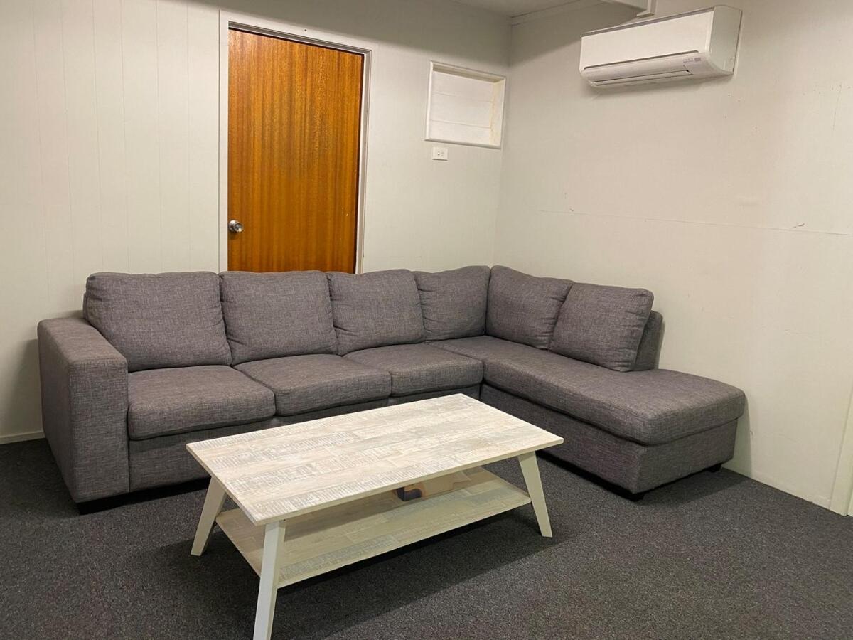 Akubra Downs, Yeppoon -Cottage 3 bedroom - Bed and Breakfast Cawarral