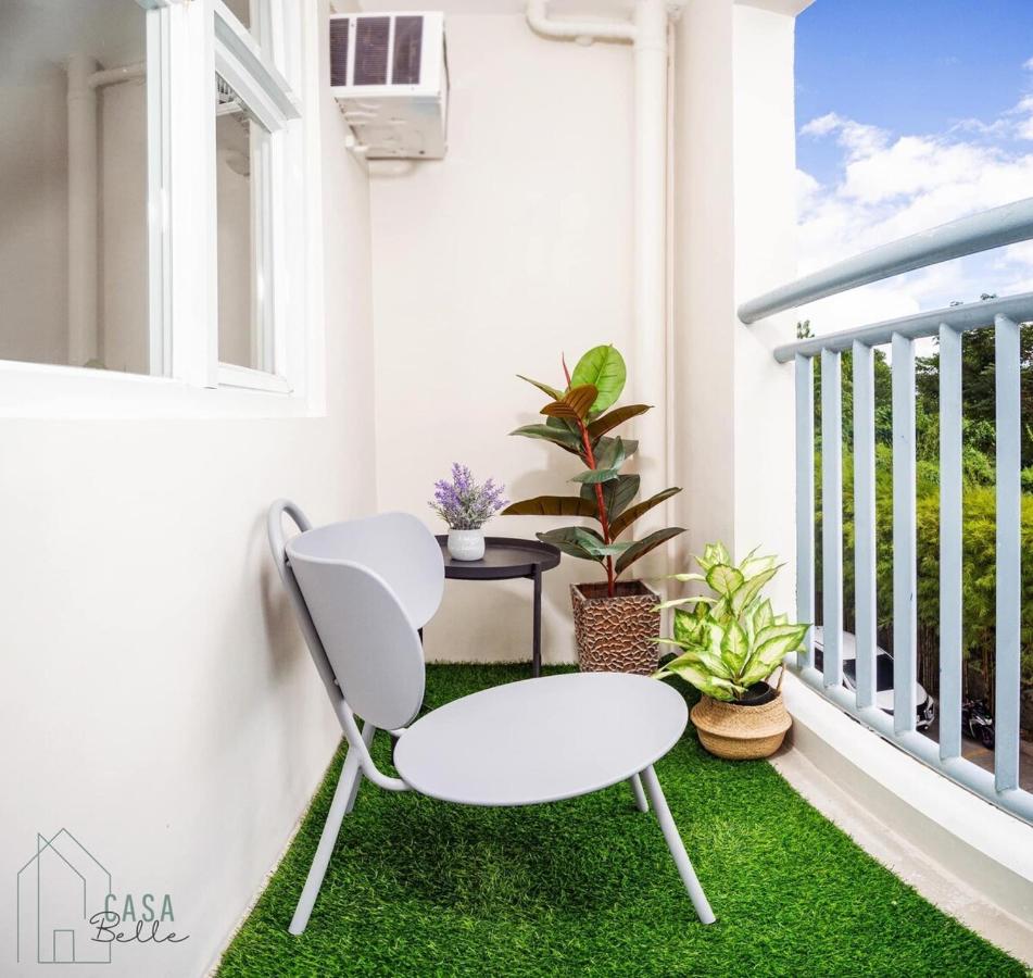 Modern Coastal 2BR Condo Near Airport & Samal - B&B Davao