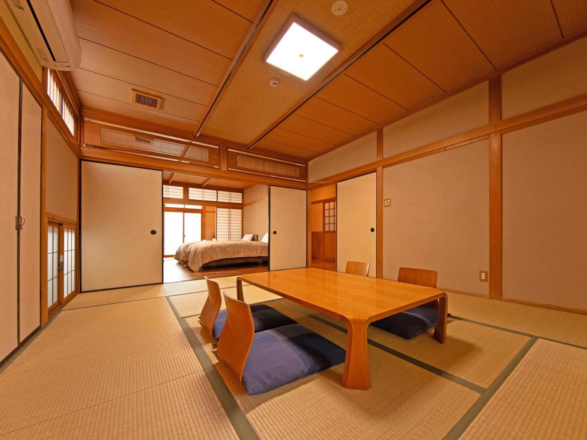 Japanese Western Room with Beds and Private Open-Air Bath