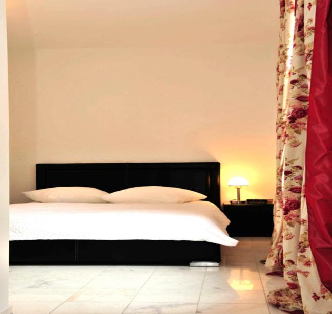 One-Bedroom Apartment (2 Adults)