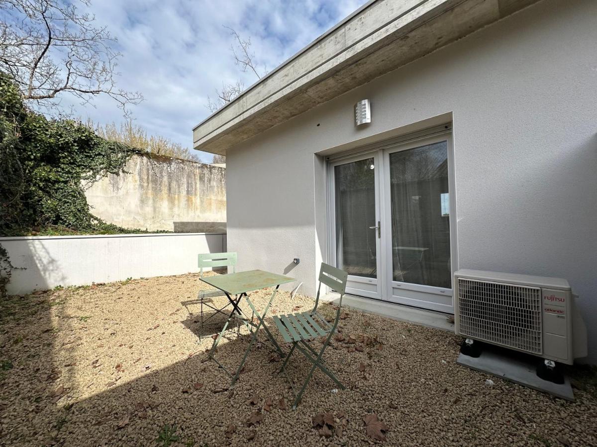 L'Azura - Proche Gare - Parking & Extérieur Privé - B&B Mont-de-Marsan