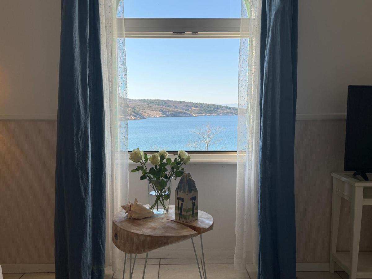 Appartamento con 2 Camere da Letto, Terrazza e Vista Mare