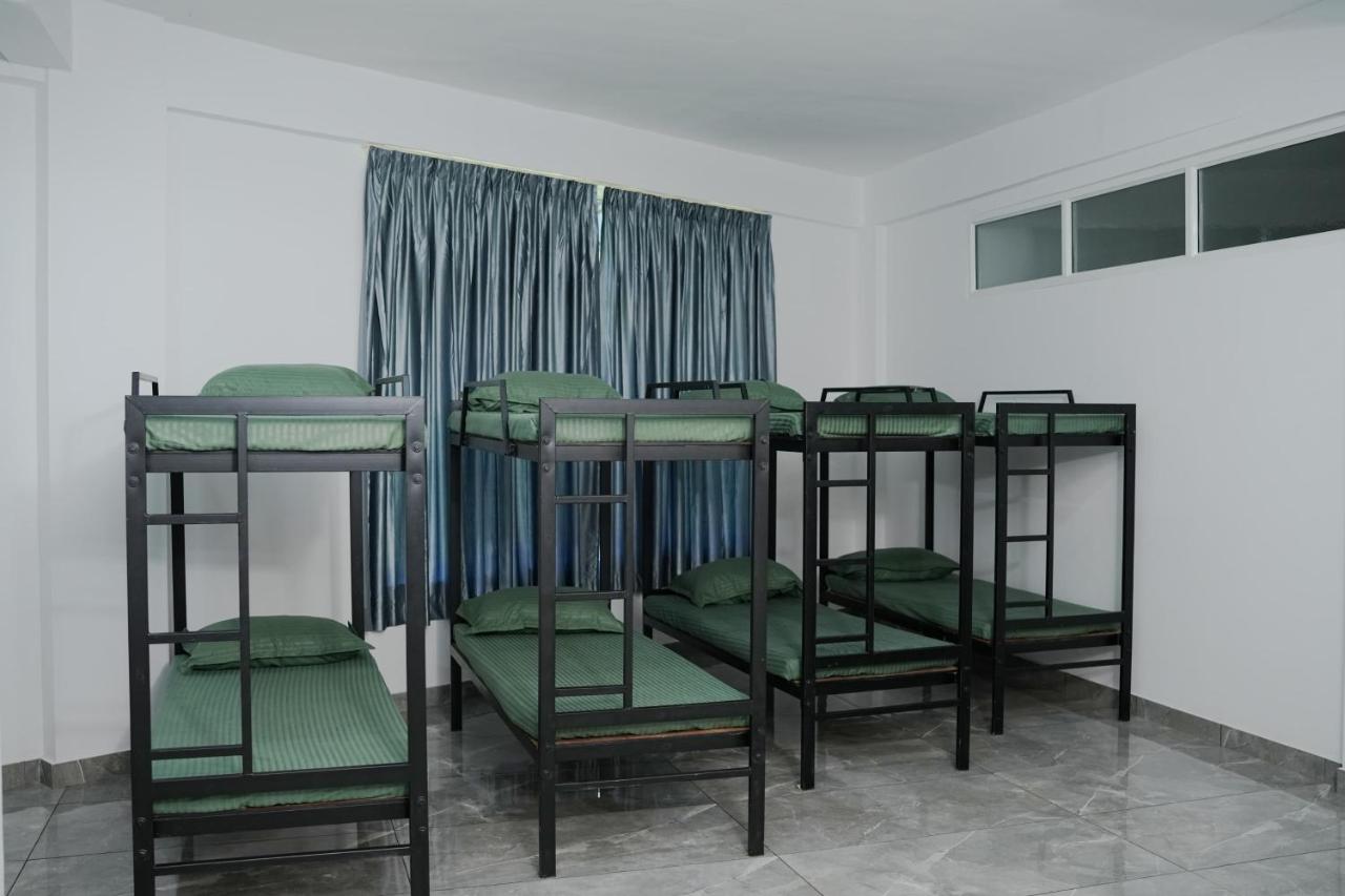 Mixed Dormitory Room