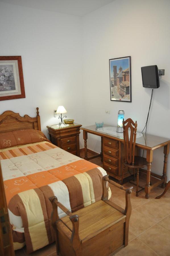 Single Room with Private External Bathroom