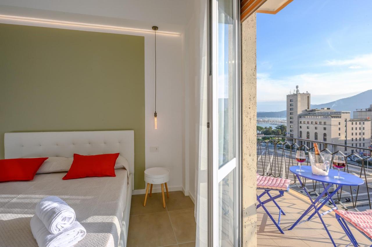 Deluxe Double Room with Balcony and Sea View