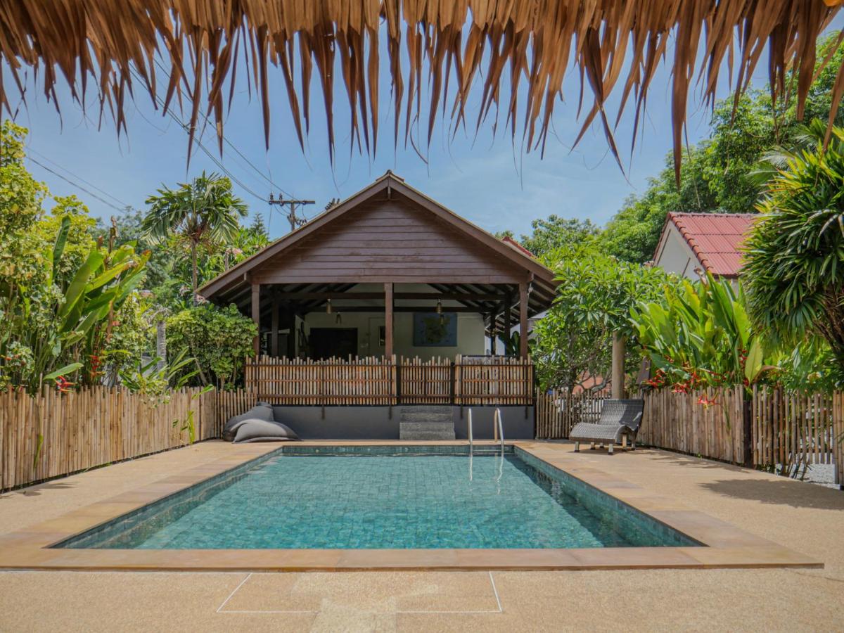 Bungalow with Garden View
