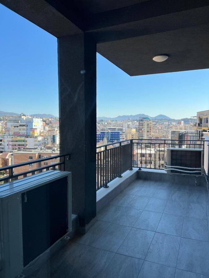Dennys Apartments New Bazaar Delight - Bed and Breakfast Tirana