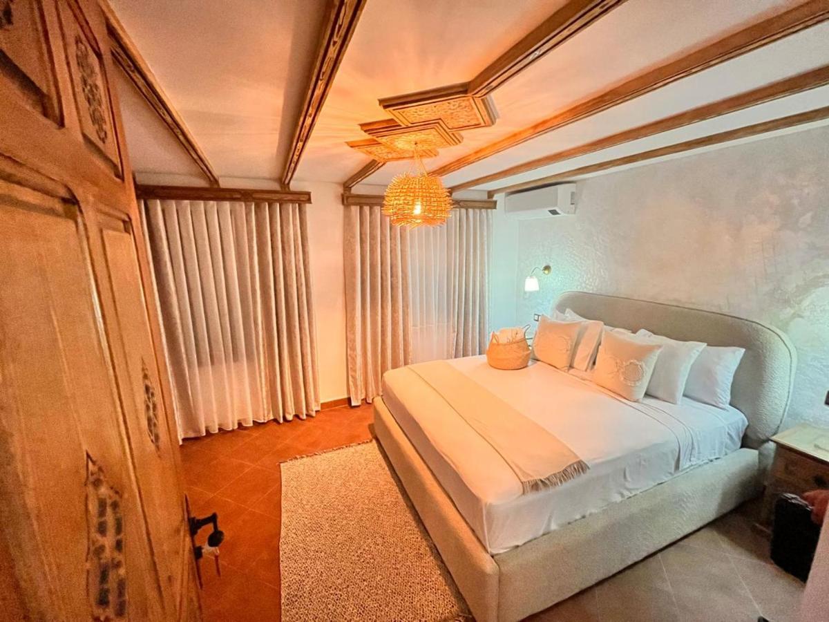 King Room with Mountain View