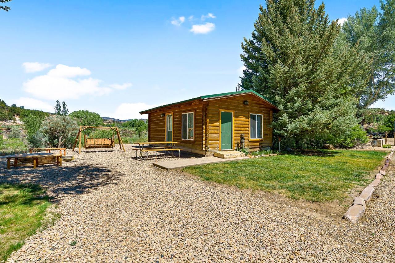 The Park Cabin at Mount Carmel Motel and RV Park - B&B Mount Carmel
