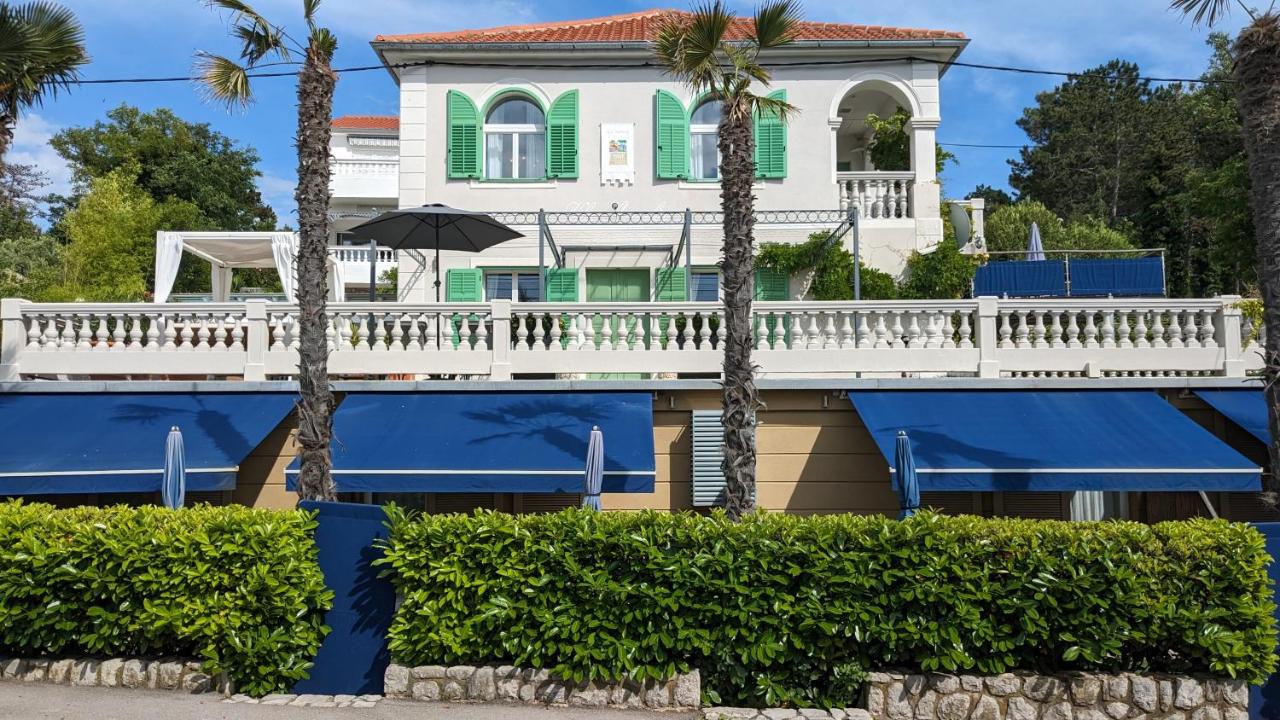 Pavi apartments Vila Amalia - Chambres d’hôtes Šilo