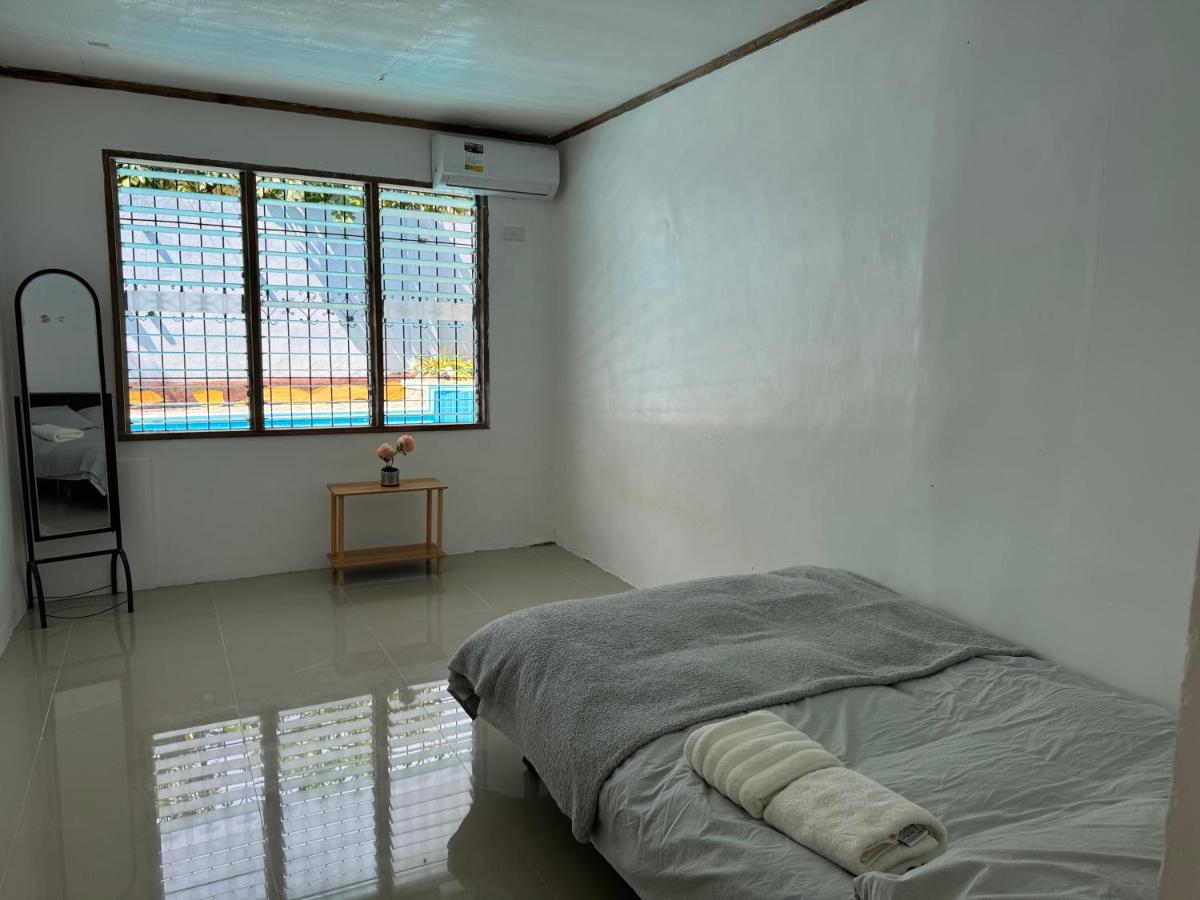 Vasquez Residence Cozy Homestay - Ferienwohnung Mambajao