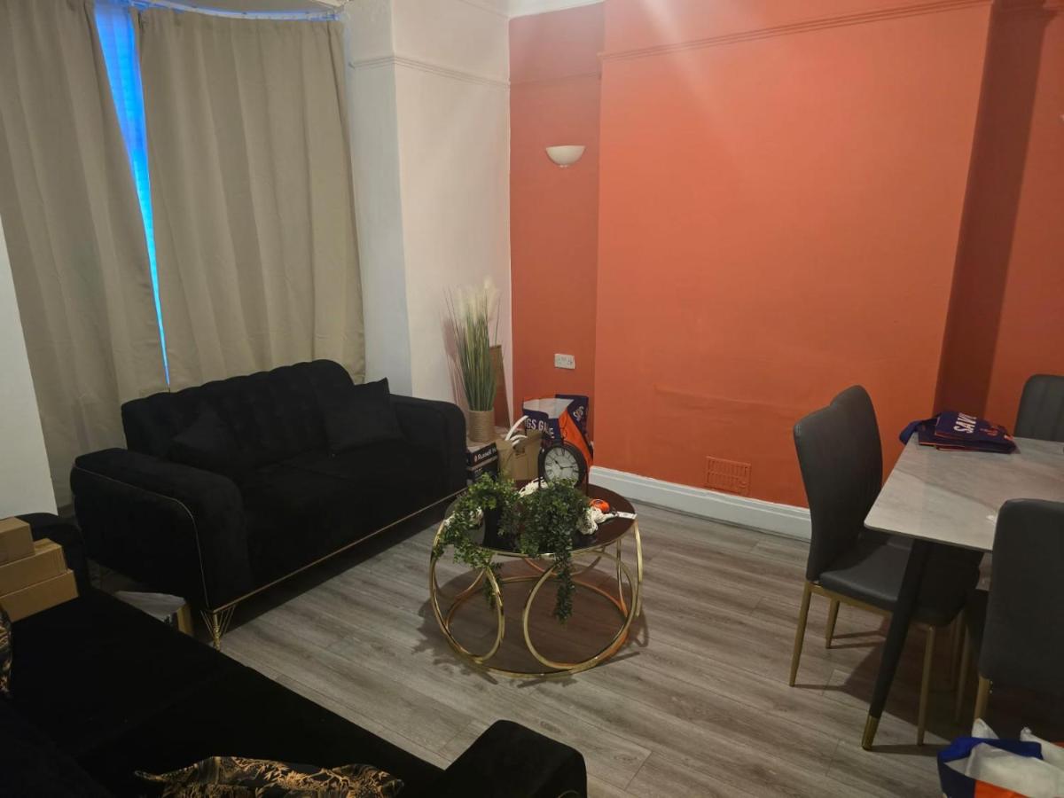Alma Co-living - Private Room Self-cater - Bed and Breakfast