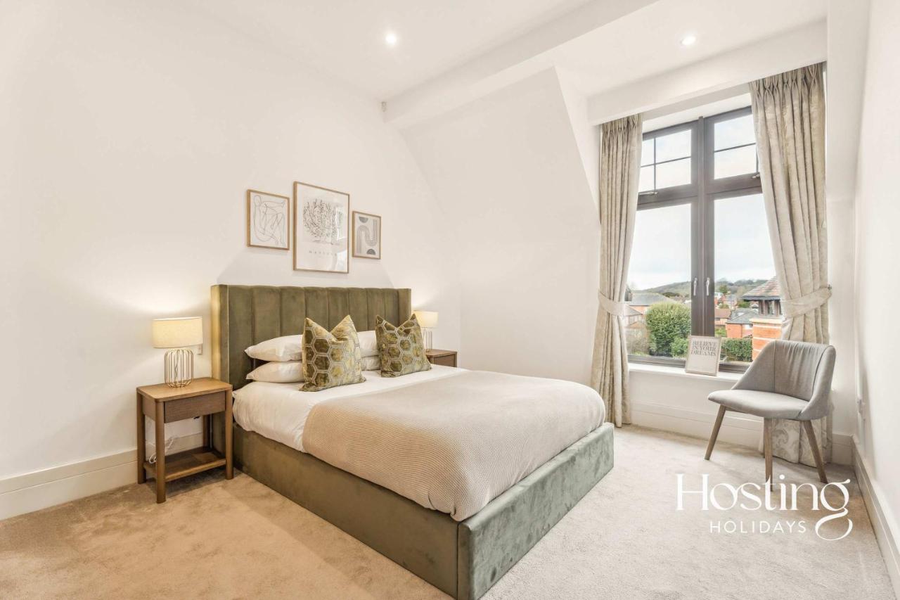 The Sovereign Suite - 2-bedroom Luxury Apartment with Parking - B&B