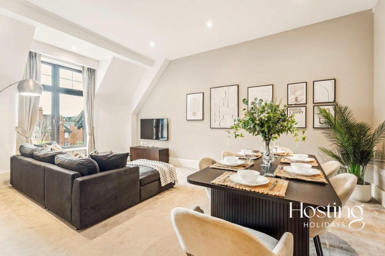 The Sovereign Suite - 2-bedroom Luxury Apartment with Parking - B&B