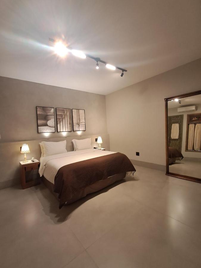 Quarto Luxo Superior Triplo com Banheira