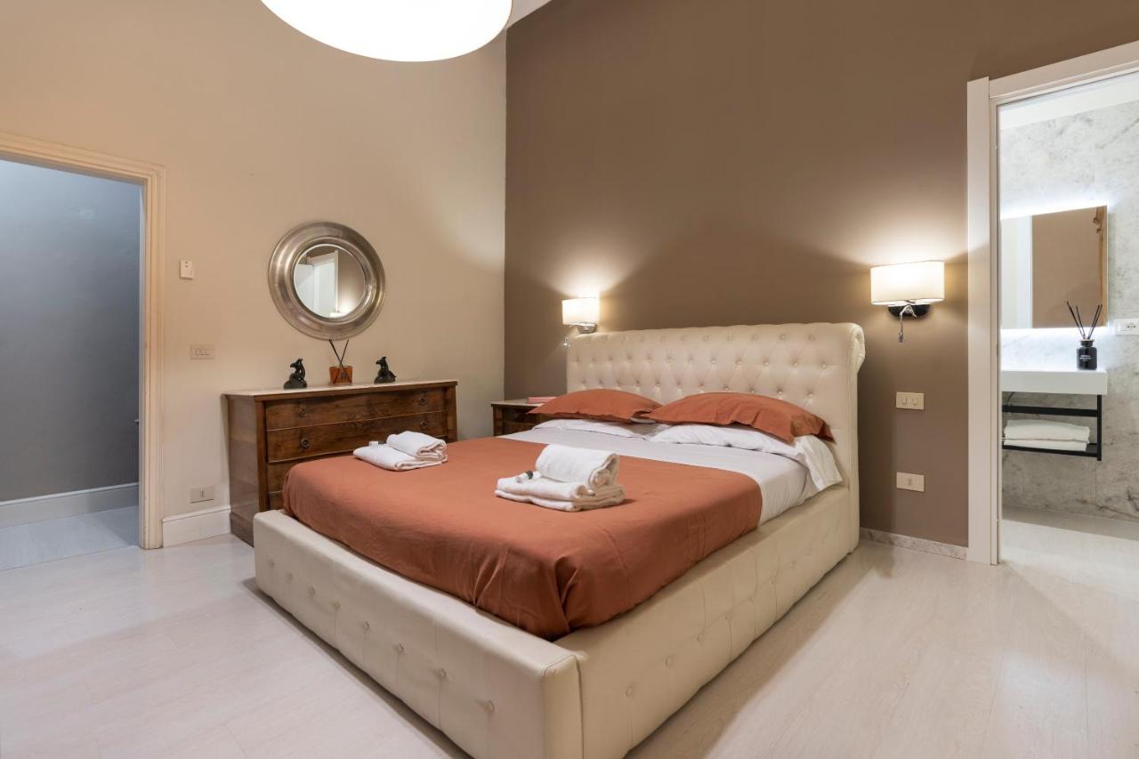 Historic Apartment Borgo Ognissanti, 8 Florence - B&B Firenze