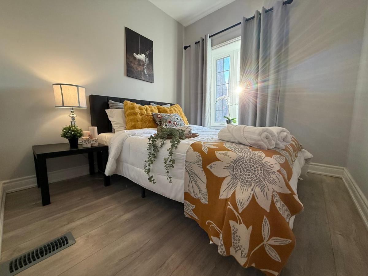 3 Bedrooms Little Italy Downtown - B&B Toronto