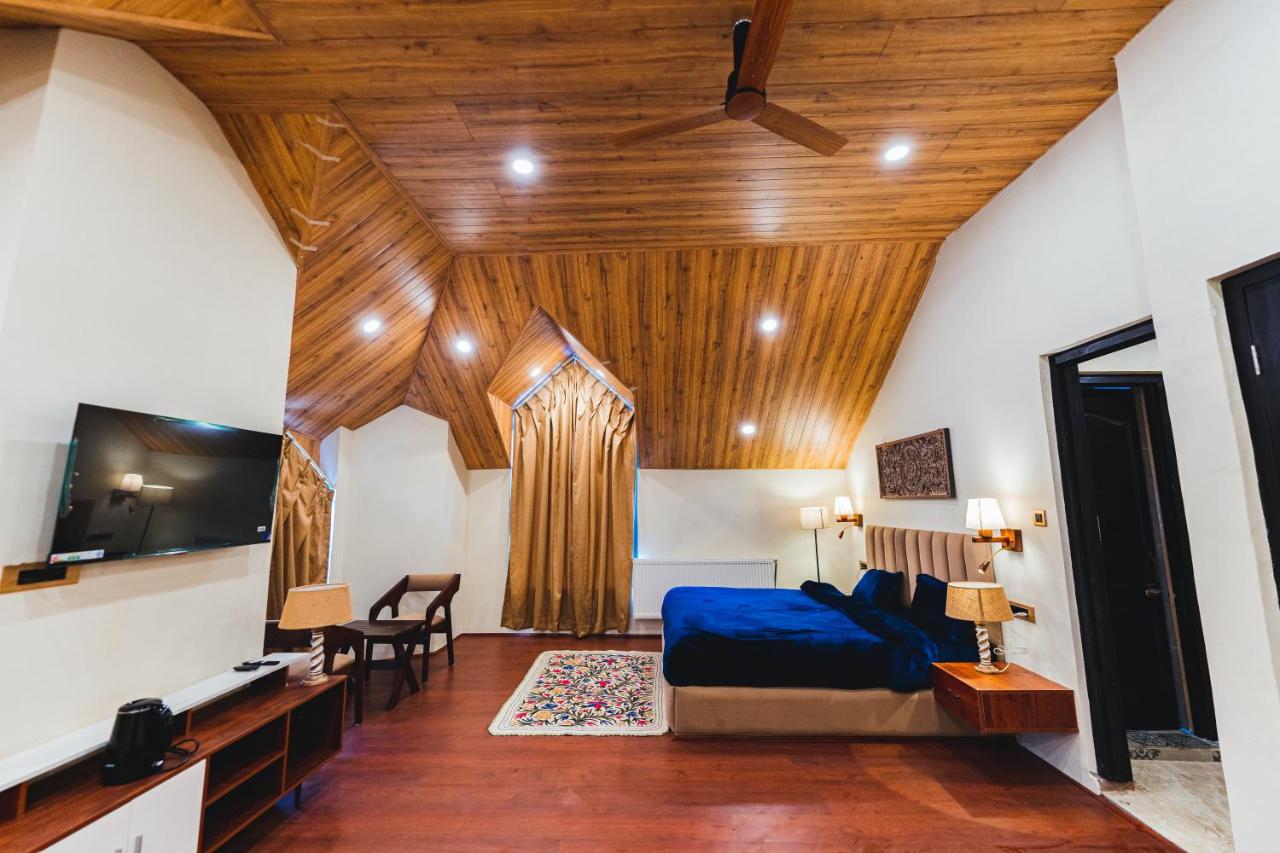 Quadruple Room with Mountain View