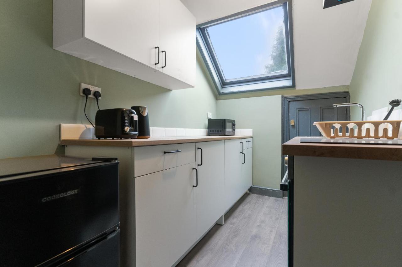 Amazing Moseley Studio - 9 - Bed and Breakfast Birmingham