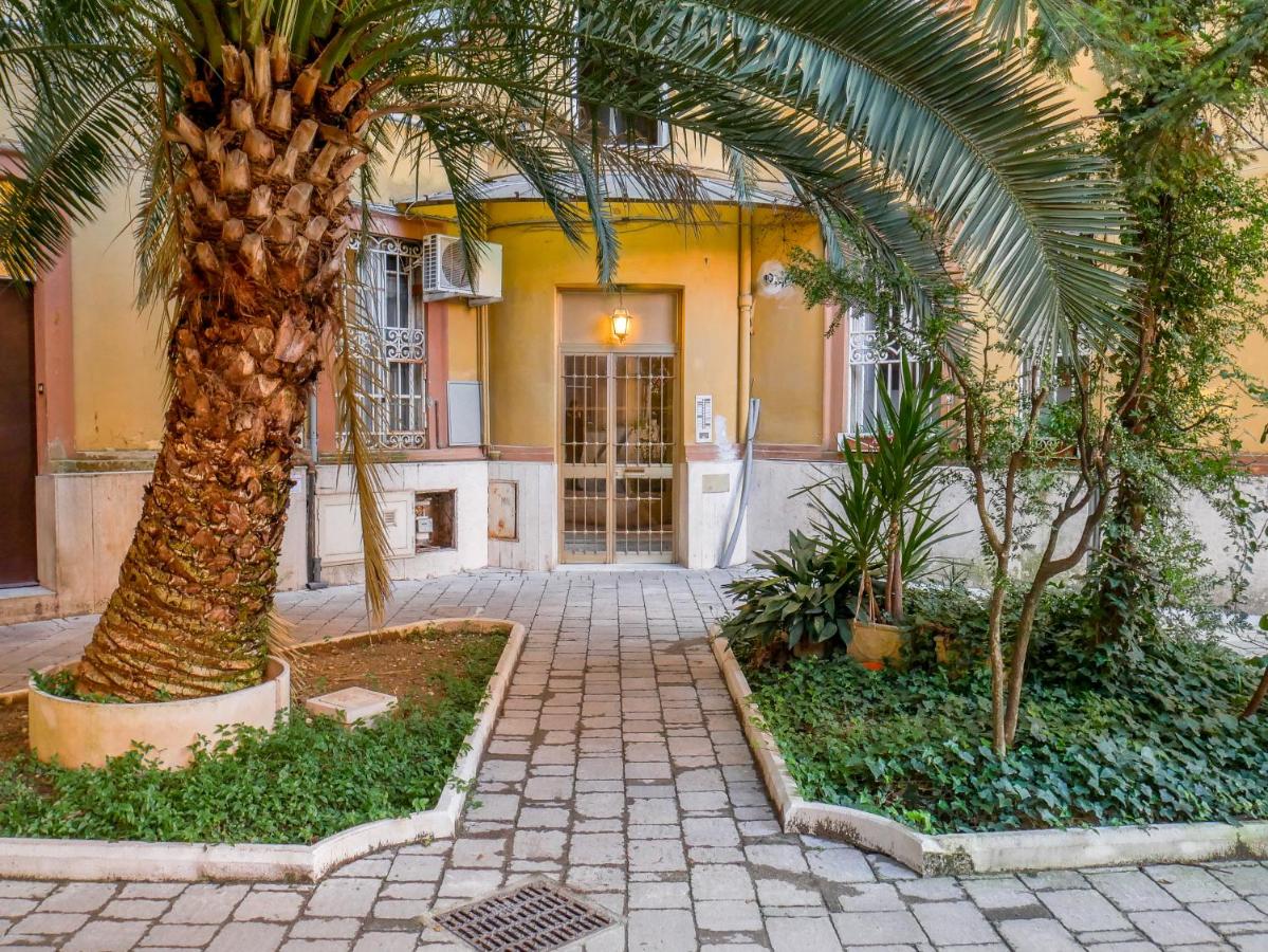 Pop Apartment in the Heart of Trastevere 4 Guests - B&B Roma