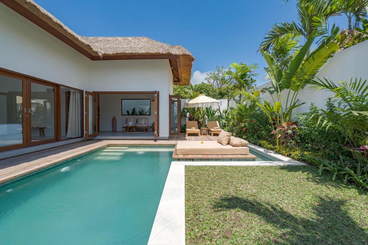 Villa Lounes 2 - Private Luxury 1BR Villa near Nyanyi Beach & Luna Beach Club - Chambres d'hôtes Semege