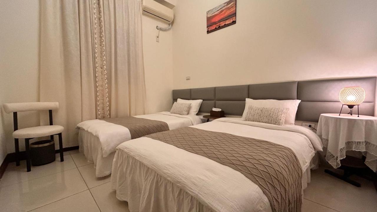 Standard Twin Room with Shared Bathroom