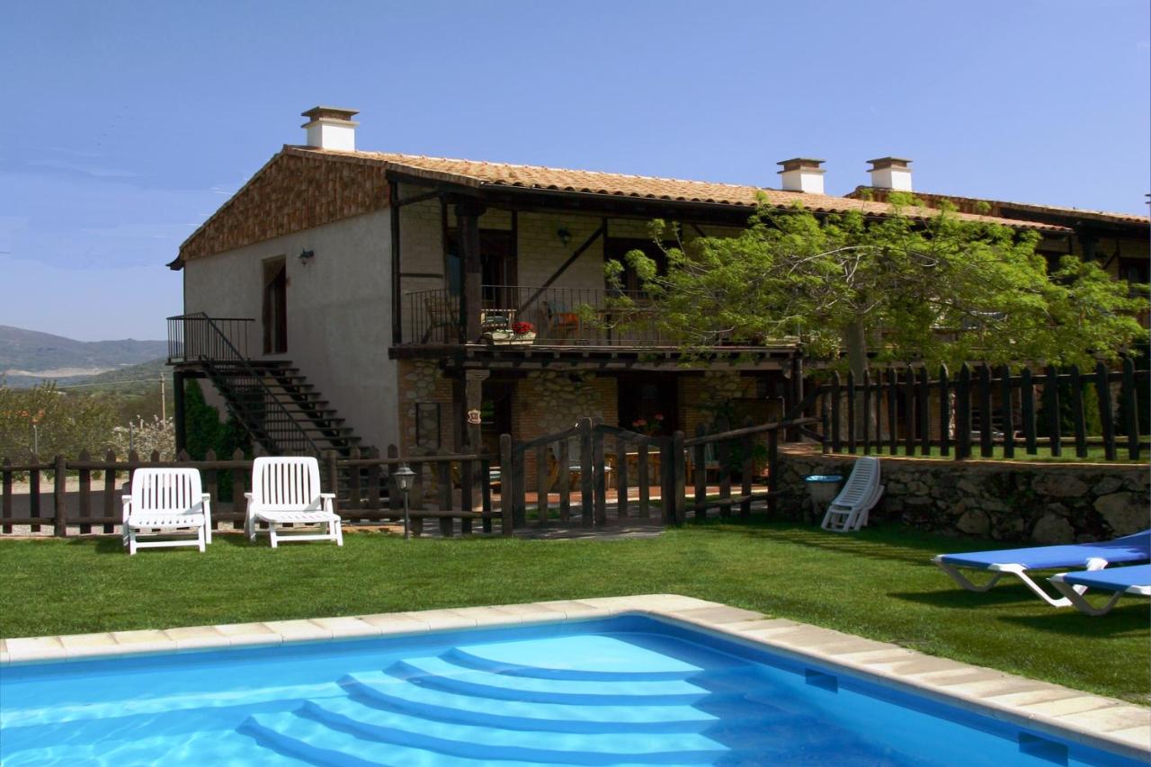 El Canchal de la Gallina -Cafetería -Aparcamiento gratis - Jacuzzi - Piscina de agua caliente abierta hasta el 12 de Octubre - Chambres d'hôtes Hervás
