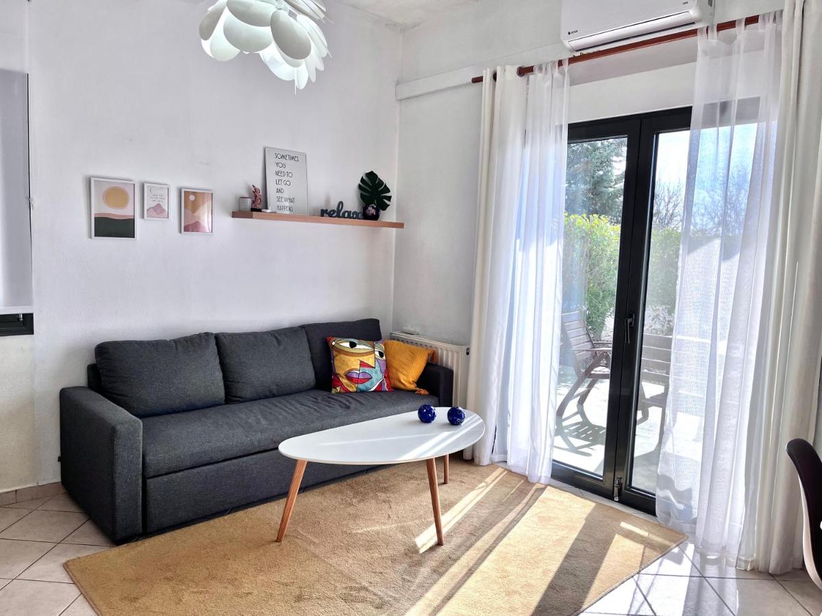 SUNNY 2, Two-bedroom house with parking - Ferienwohnung Komotini
