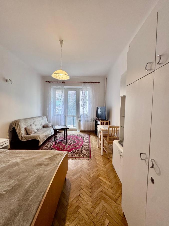 Pokój 10 MIN METRO DWORZEC WILEŃSKI - B&B