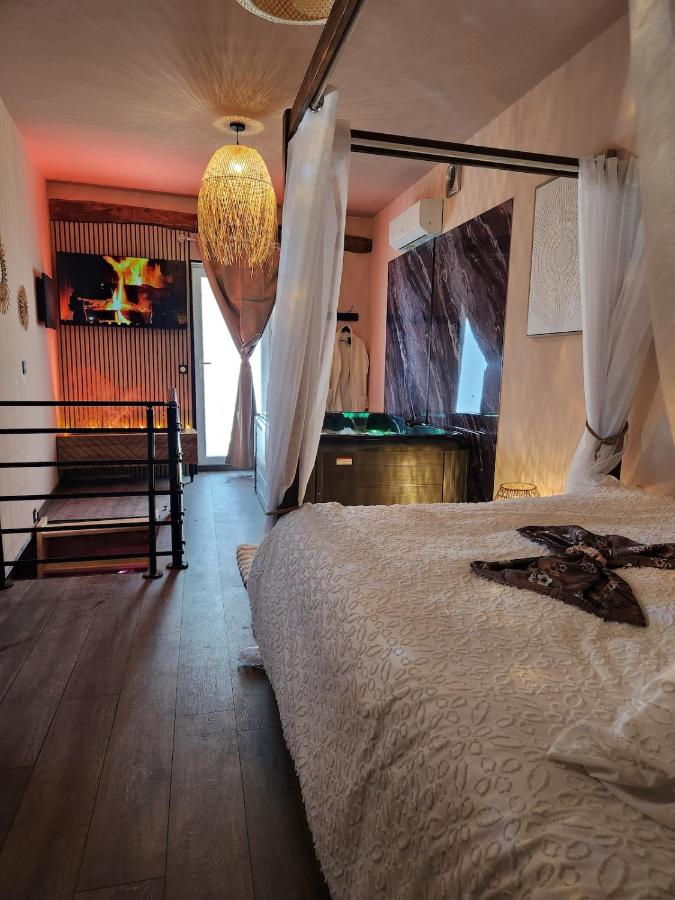 Loveroom Romantique La Mure - B&B La Mure
