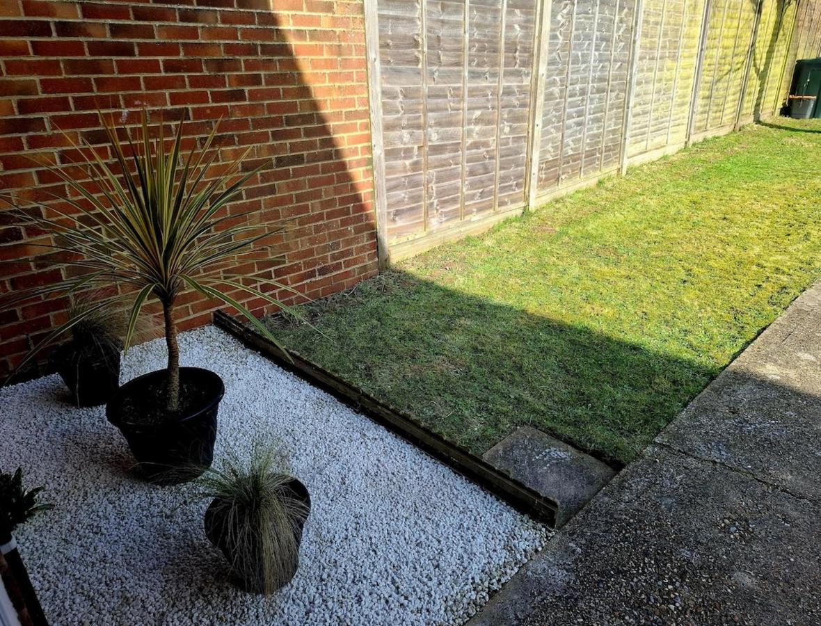 Cosy Manorfield Holiday Home - B&B