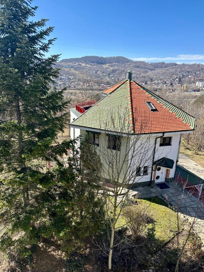 Octogon Câmpina - B&B