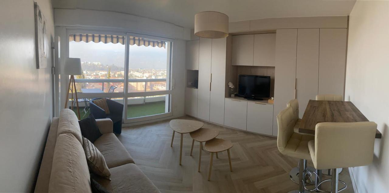 Appartement Centre Ville Vue Lac - B&B Aix-les-Bains