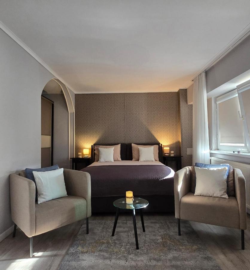 Romana Lahovary Studio - Bed and Breakfast Boekarest