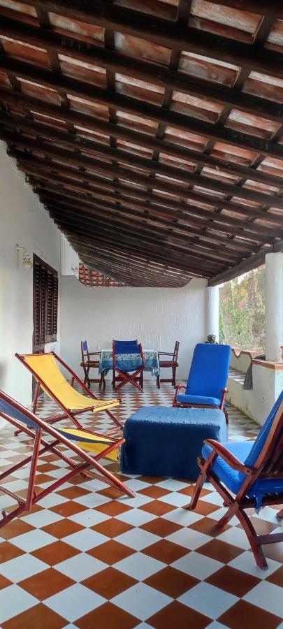 Yellow House di Giulia - Bed and Breakfast Vulcano