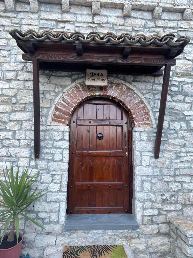 Dora Guest house - B&B